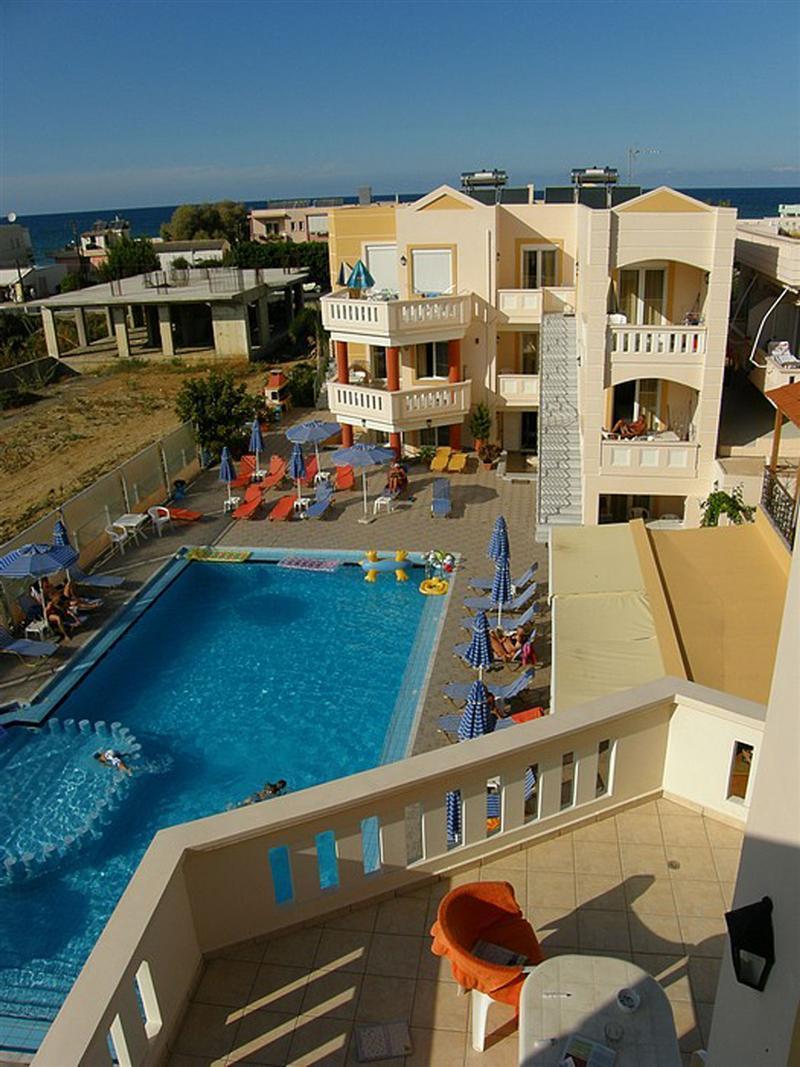 Artemis Aparthotel Stalós