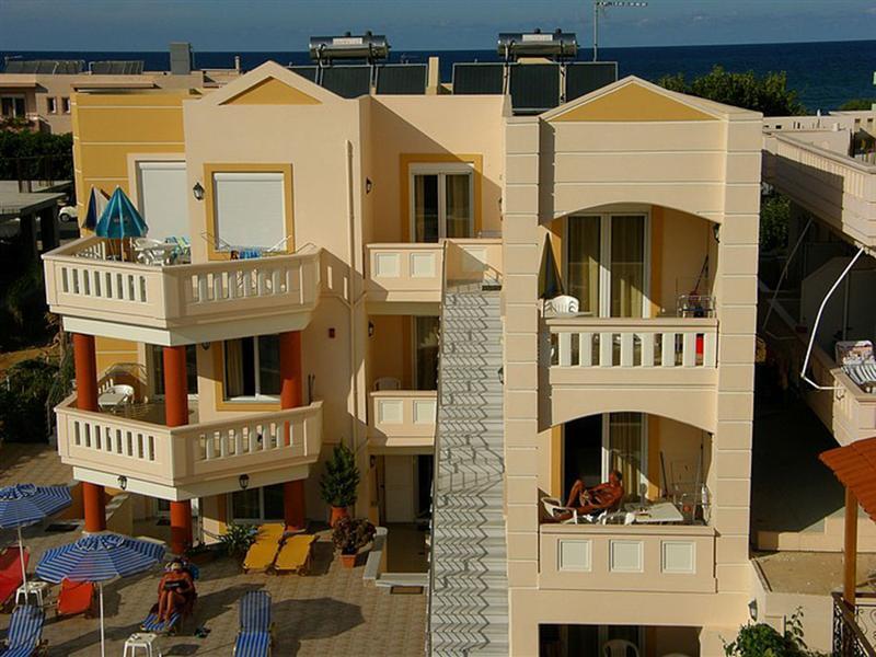 Artemis Aparthotel 2*