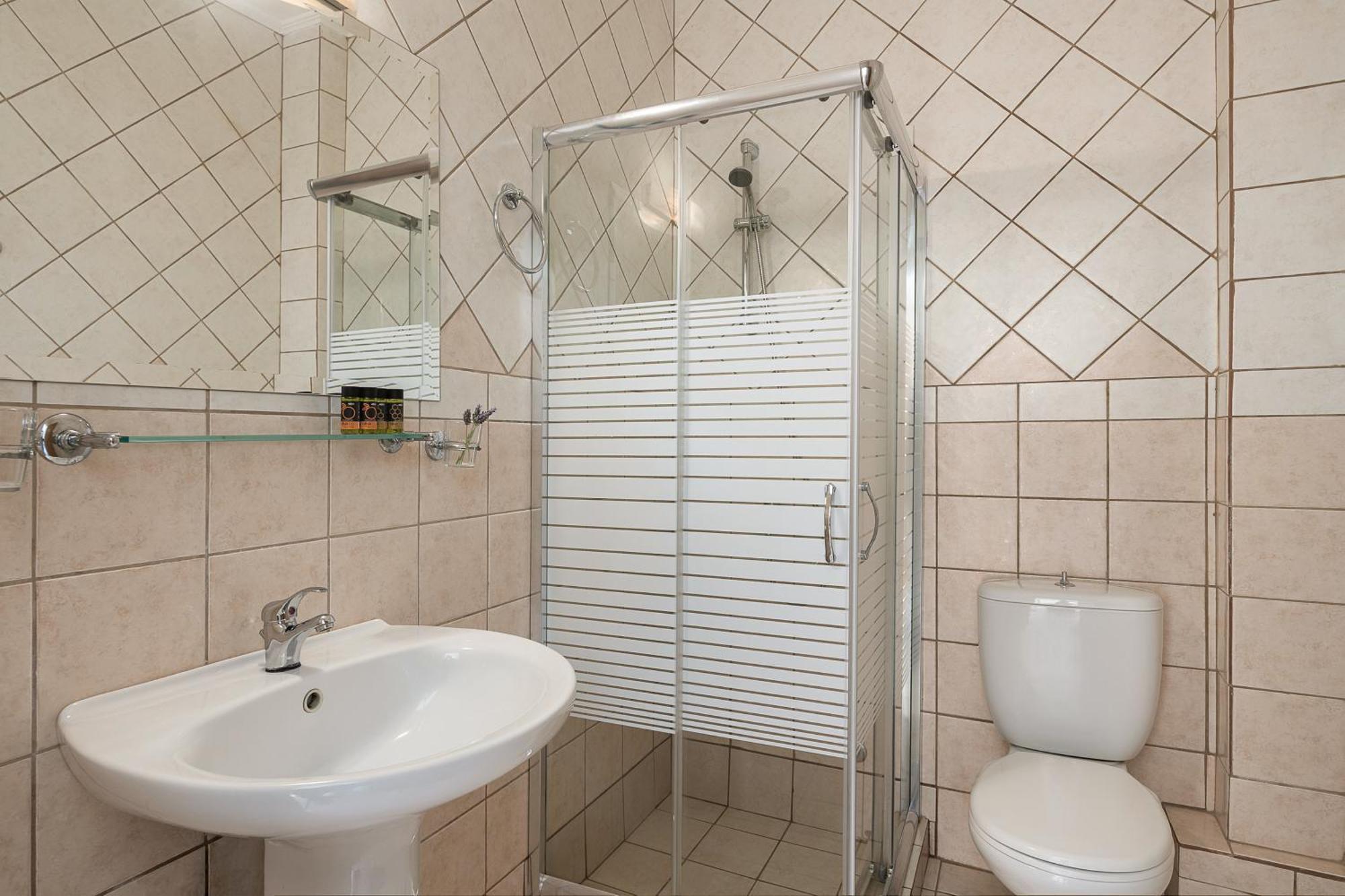 Artemis Aparthotel 2*