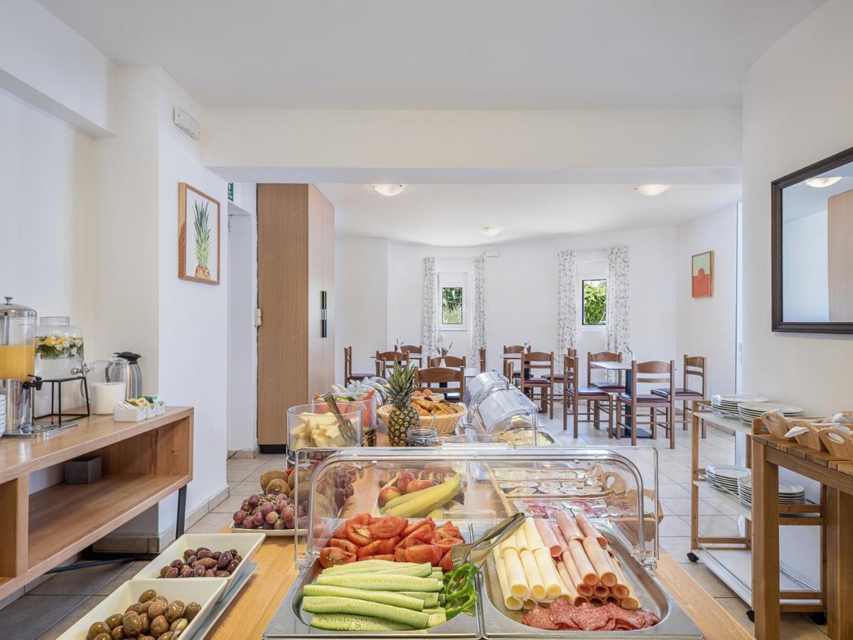 Aparthotel Artemis Stalós