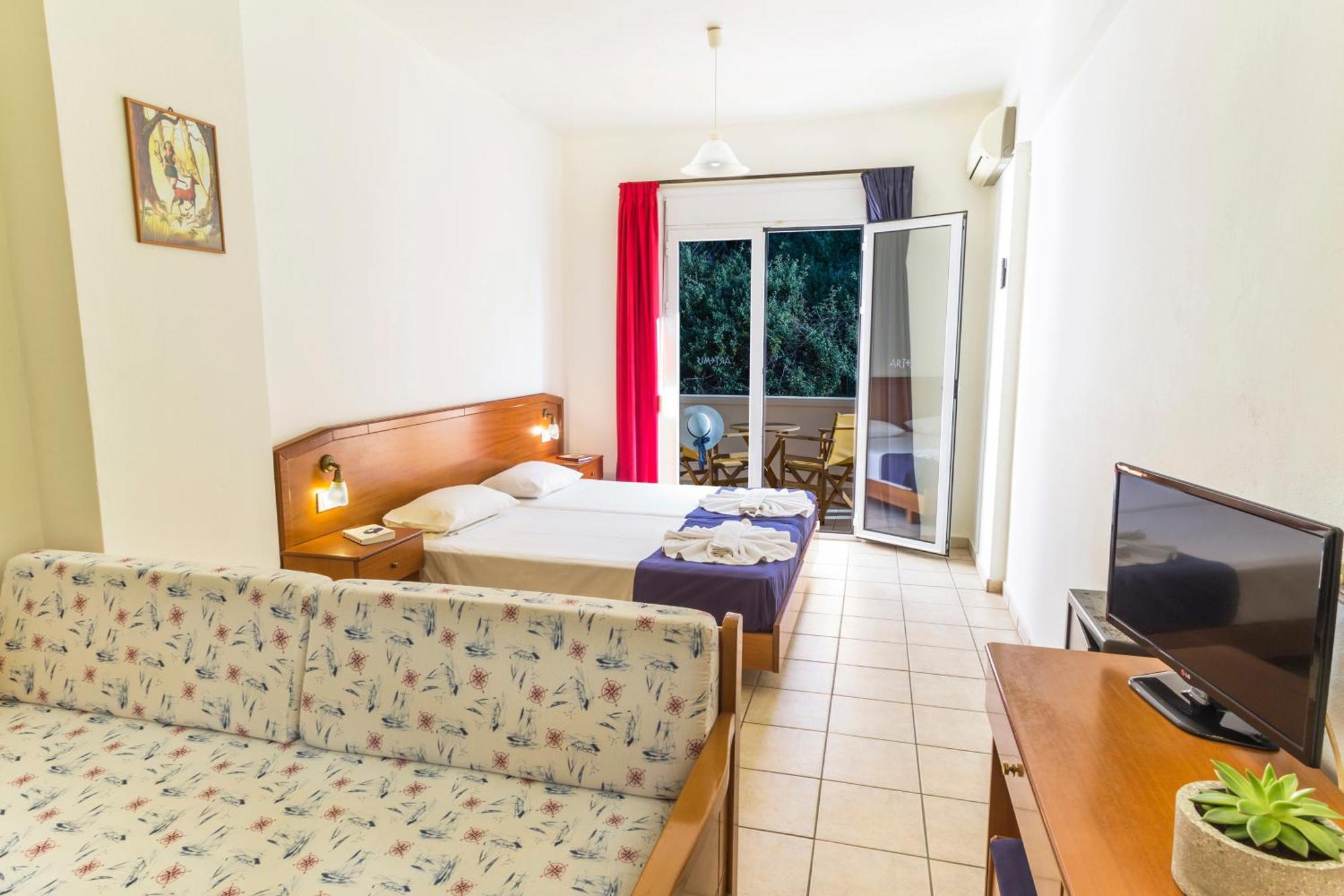 Artemis Aparthotel