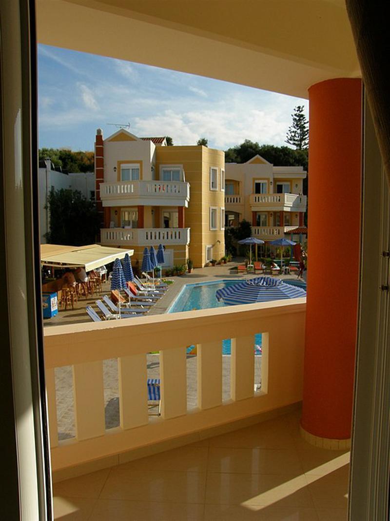 Artemis Aparthotel