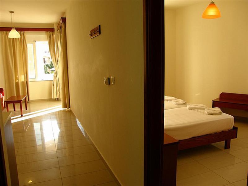 Artemis Aparthotel Stalós