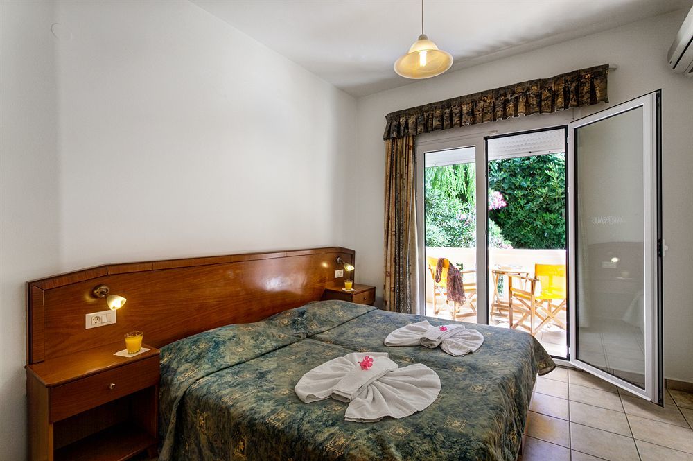 Aparthotel Artemis 2*